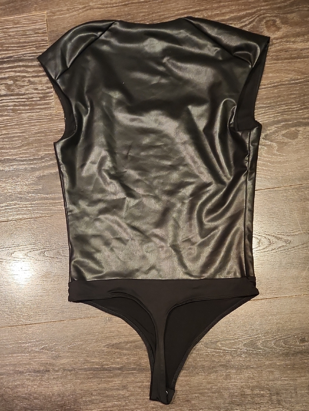 ❤️ EXPRESS BODY CONTOUR BLACK VEGAN LEATHER THONG BODYSUIT, SMALL - Picture 8 of 9
